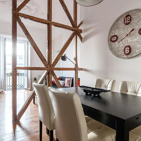 Apartament Elegant 3 Bedroom Flat With View In Principe Real Lizbona