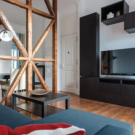 Elegant 3 Bedroom Flat With View In Principe Real * Lissabon